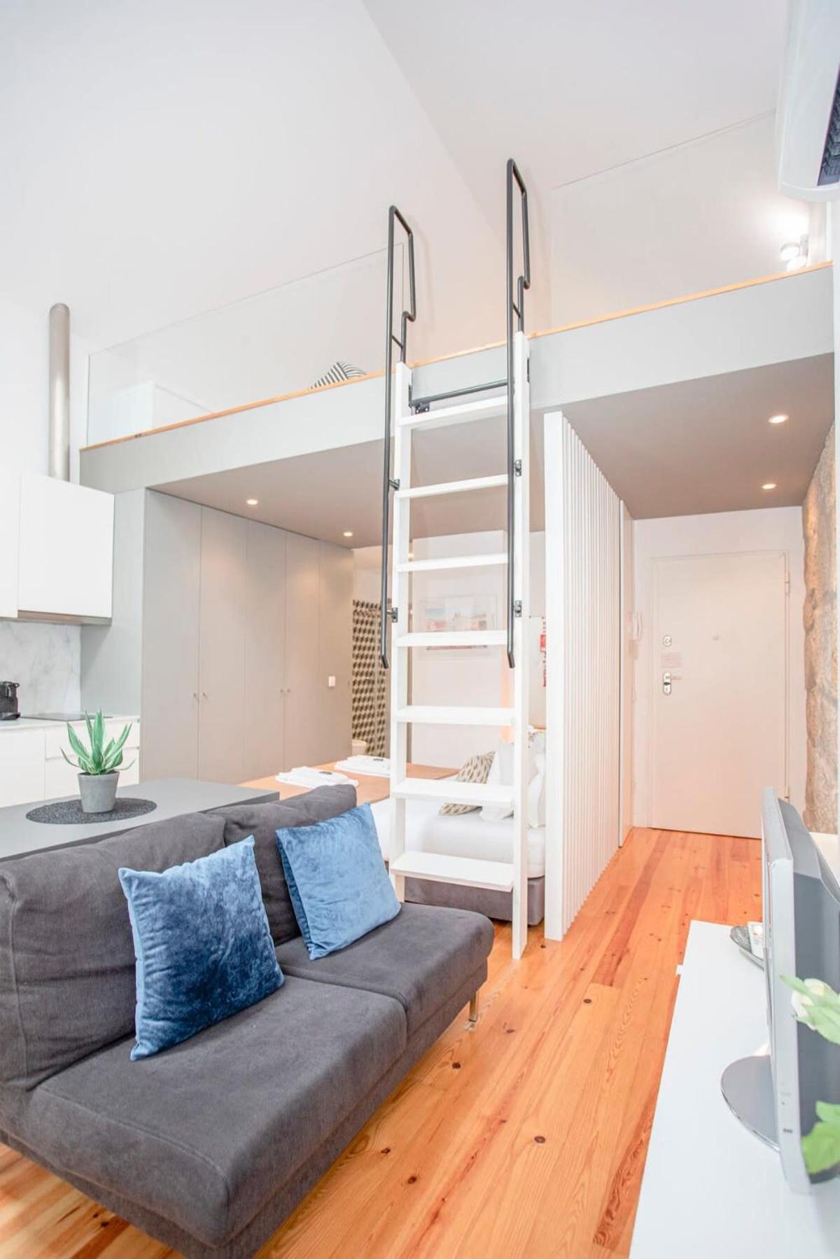 Apartment Liiiving In - Heart Of Mezzanine *